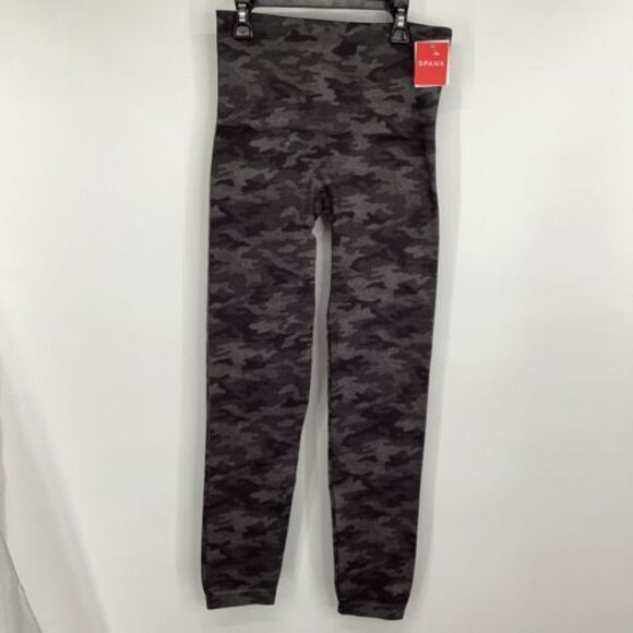 SPANX Pants - NWT Ladies SPANX Leggings- Camo Print XL